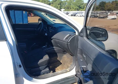 2015 Mitsubishi Outlander Sport Es z USA, uszkodzony, nr VIN 4A4AP3AUXFE048967